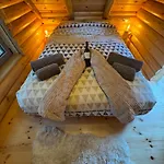 Cedar Wood Chalet Ano Polidhrosos