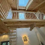 Cedar Wood * Ano Polidhrosos
