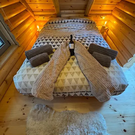 Cedar Wood Dağ evi Ano Polidhrosos