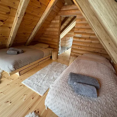 Cedar Wood Dağ evi