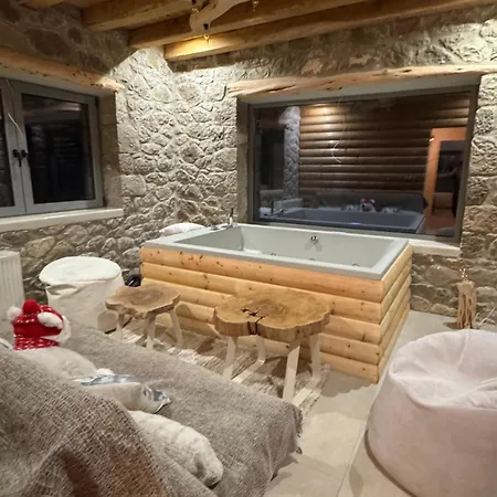 Dağ evi Cedar Wood Ano Polidhrosos