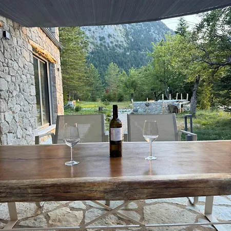 Dağ evi Cedar Wood Ano Polidhrosos